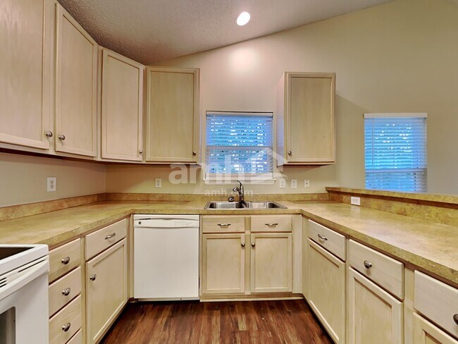 Building Photo - 133 Moon Dance Ln