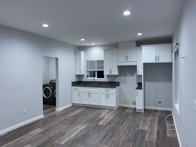 Foto del edificio - 1546 Glenwood Rd