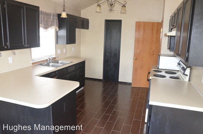 Building Photo - 3 br, 2 bath House - 921 Kenwood Dr