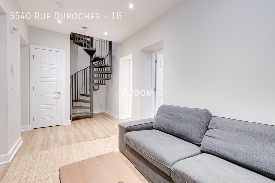 Primary Photo - 3540 Rue Durocher