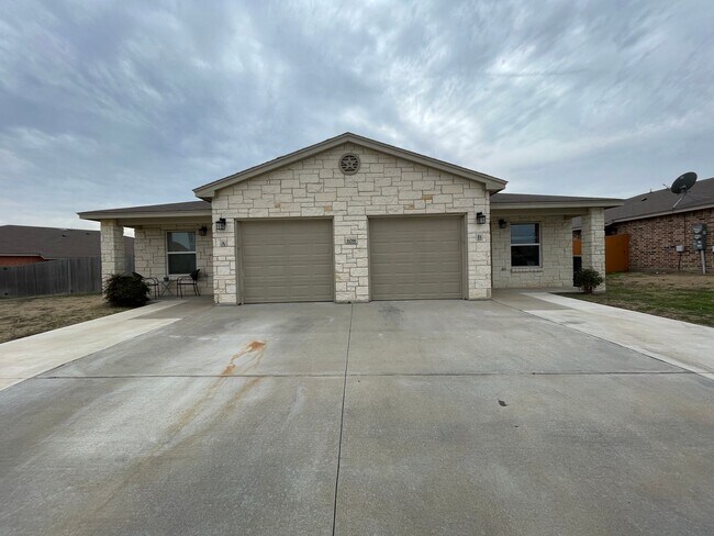 Building Photo - 108 Lowes Blvd