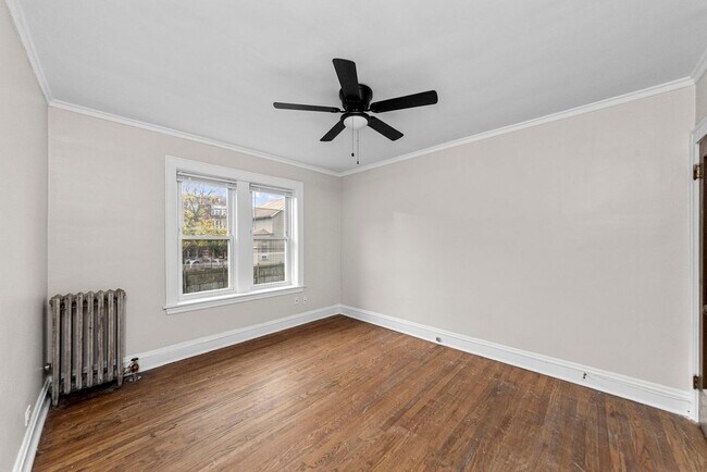 Foto del edificio - 1934 W Estes Ave