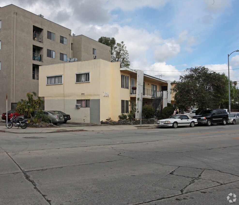 Primary Photo - 1085 Myra Ave