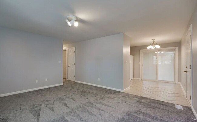Foto del edificio - 7712 Redbank Ln