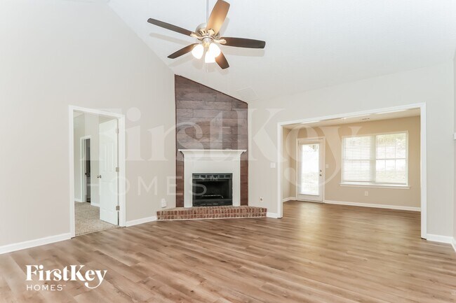 Foto del edificio - 290 Willow Shoals Dr