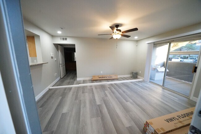 Building Photo - SHOWINGS AVAILABLE NOW