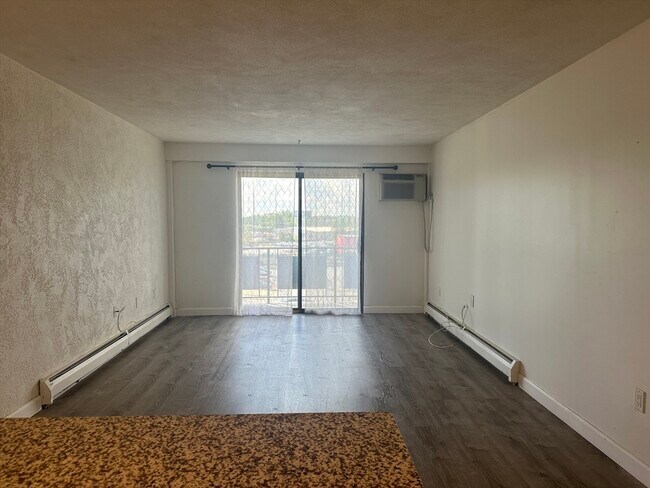 Foto del edificio - 585 Revere Beach Pkwy