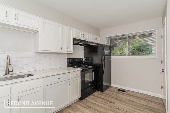 Building Photo - 7873 Kirkland Dr