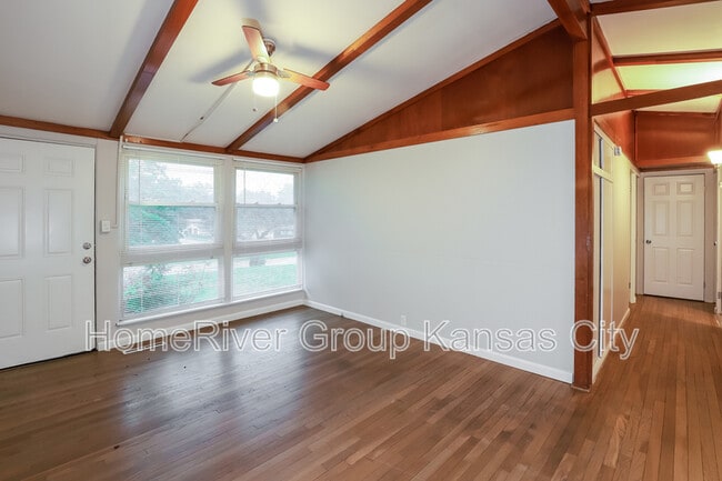 Foto del edificio - 5602 N Woodland Ave