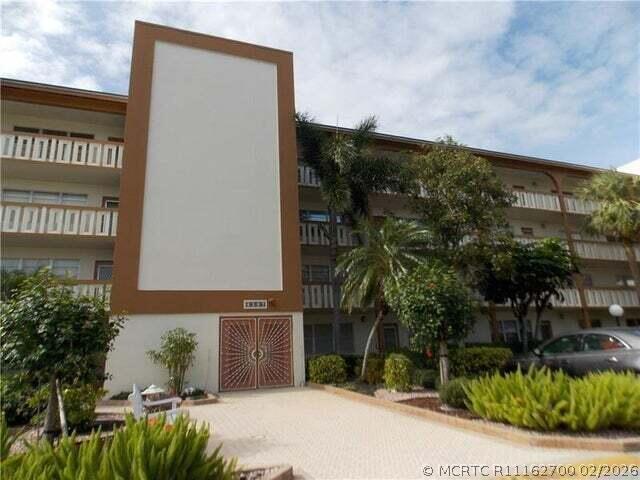 Building Photo - 4302 Martinique Cir