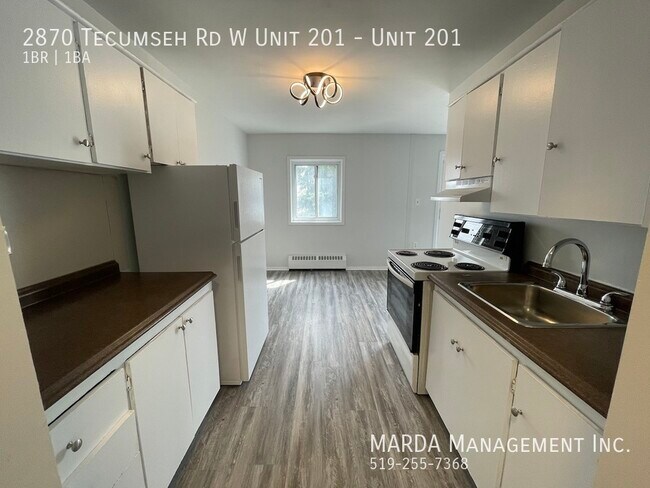 Photo du bâtiment - COZY 1 BED/1 BATH -WEST END PLUS HYDRO!