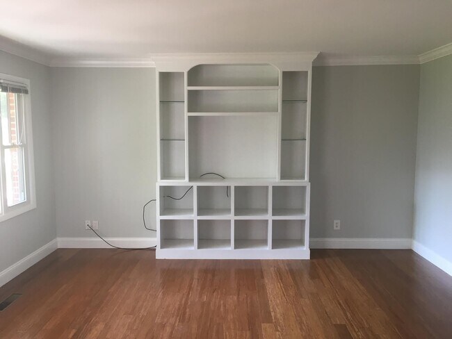 Building Photo - 102B Boyd Drive-Flat Rock Condo/Ground floor