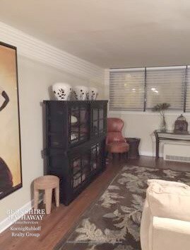 Building Photo - 30 E Division St