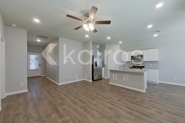 Foto del edificio - 203 SANTIAGO COURT