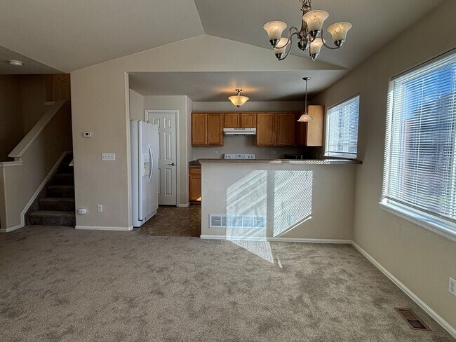 Foto del edificio - 3 Bed 2.5 Bath w/AC - MileStoneRES