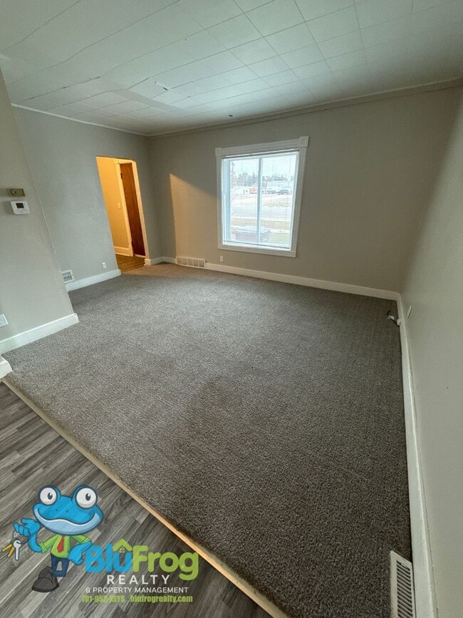 Building Photo - 202 House