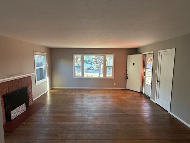 Foto del edificio - Beautiful Richmond Annex Home with Updated Kitchen & Bath + Bonus Room