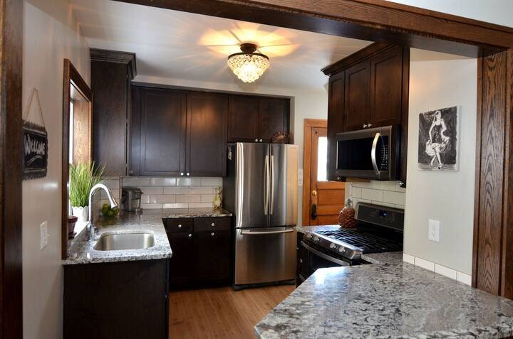 Foto principal - 4322 Bloomington Ave