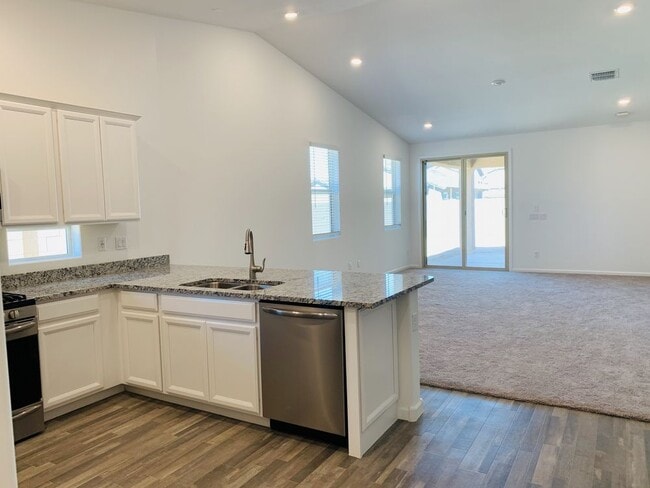 Building Photo - 12330 W Glenn Dr
