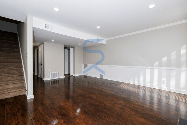 Building Photo - Move in before December 31st and get $100 OFF your rent for the first 3 months — PLUS a $250 Amaz...