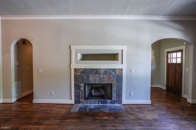 Foto del edificio - 3 br, 3.5 bath Townhome - 1304 Essex Manor...