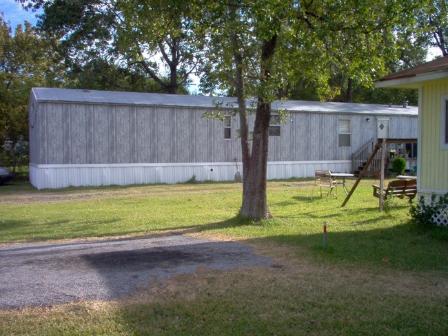  - Manny's Mobile Home Park