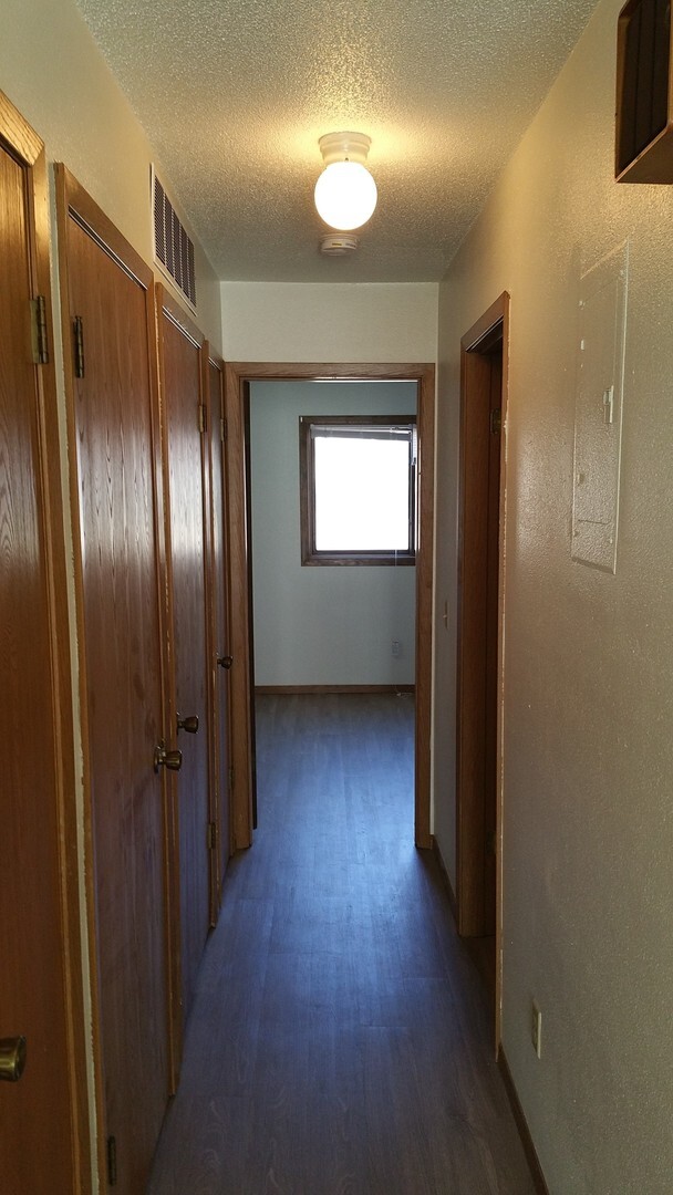 Building Photo - Aspen Lake 1 Bedroom Condominium available on Iowa City West Side