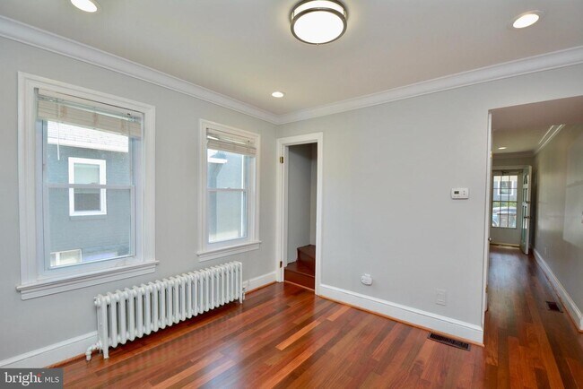 Building Photo - 621 22nd St S