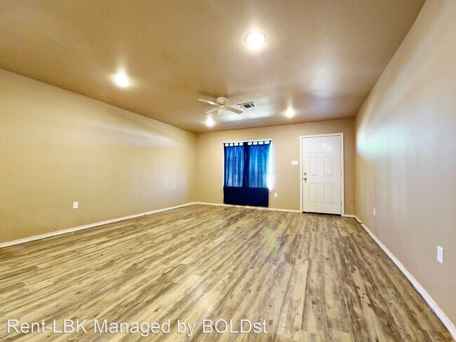 Foto del edificio - 3 br, 2 bath House - 3202 E 2nd Pl.