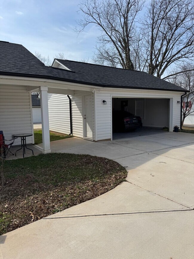 Building Photo - New Construction 3 Bed 2 Bath Home With Garage!