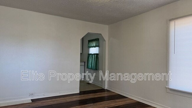 Building Photo - 505 Orange St