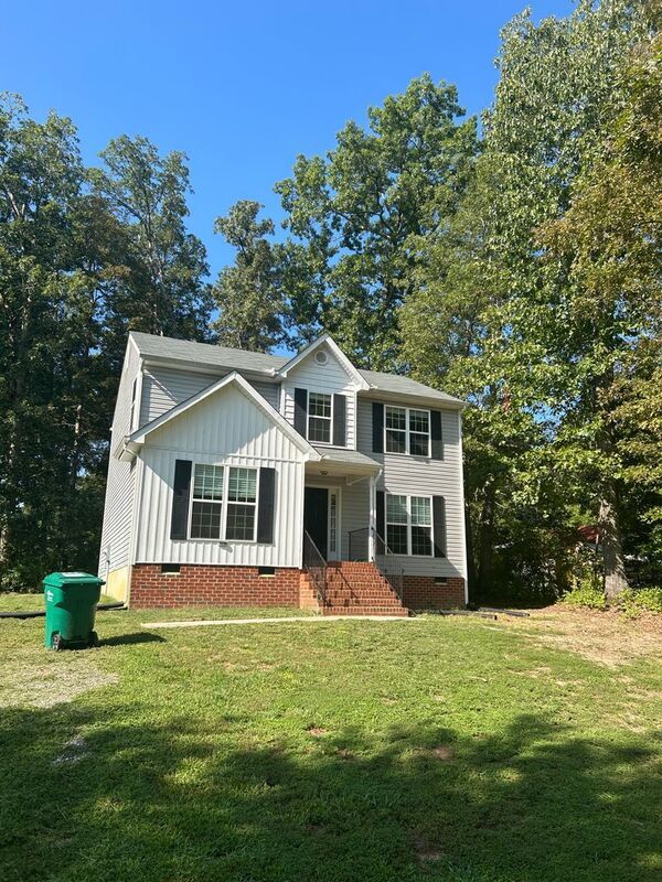 Building Photo - 2131 E Nine Mile Rd