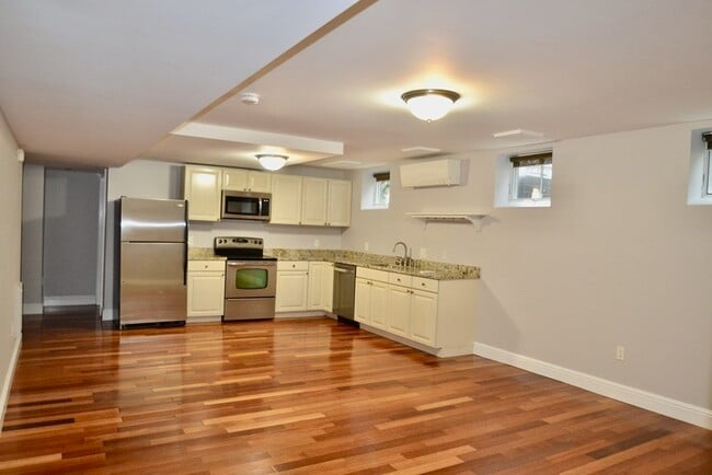 Building Photo - 25 Millmont St
