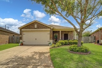Building Photo - 630 W Newport Bend