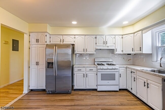 Foto del edificio - 16 Harris St