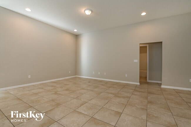 Building Photo - 12418 Itani Wy