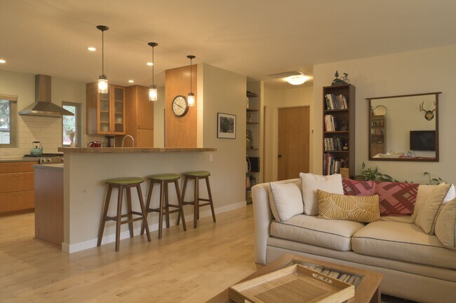 Foto del edificio - 602 Birch Dr