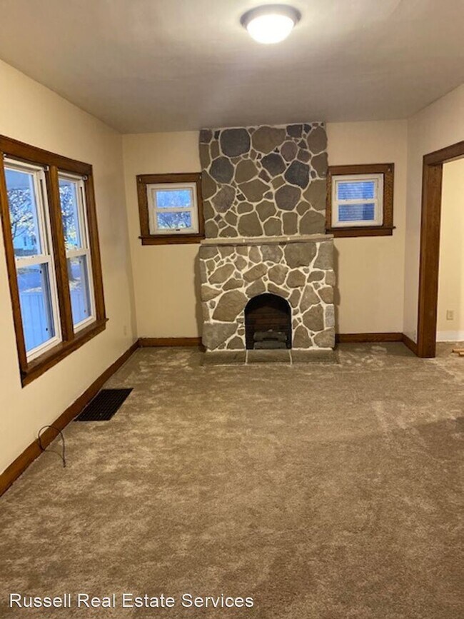 Building Photo - 4 br, 1 bath House - Bellows St. 1344