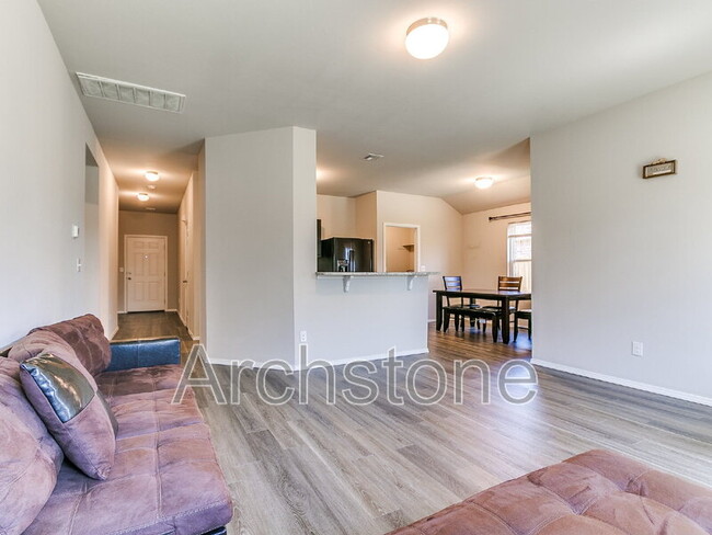 Building Photo - 1308 Dustin Dr