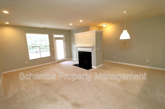 Foto del edificio - 223 Eyam Hall Ln