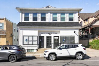 Building Photo - 324-326-326 Darby Rd