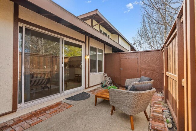 Foto del edificio - 203 Corte San Pablo