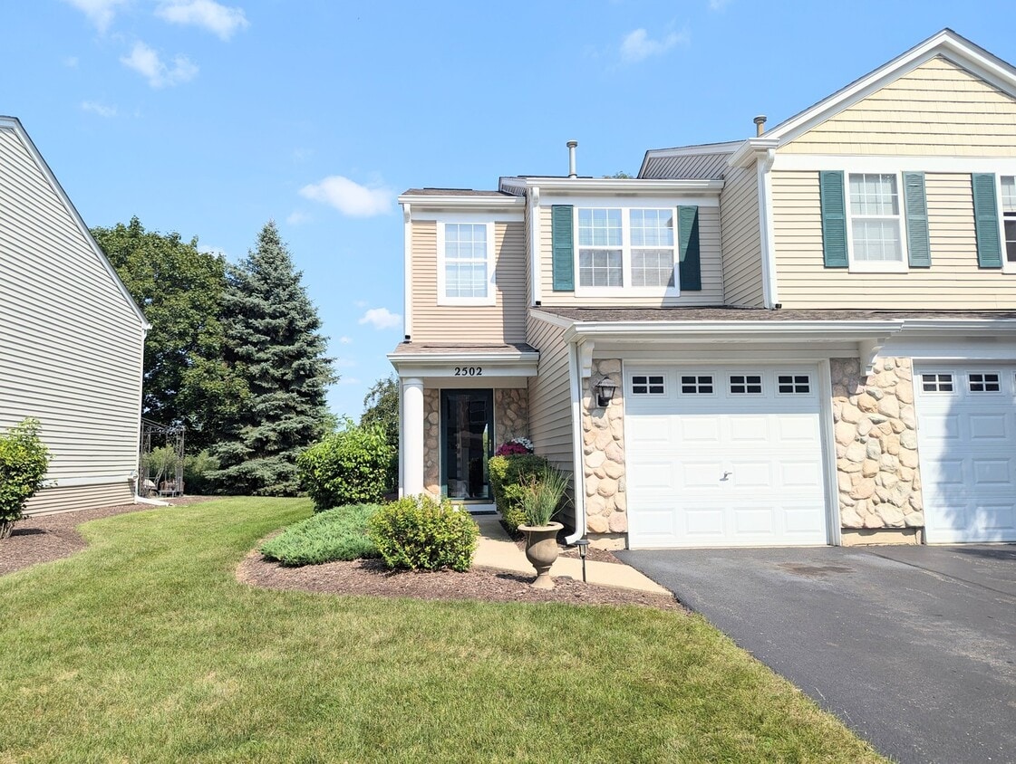 Primary Photo - 2502 Oak Tree Ln