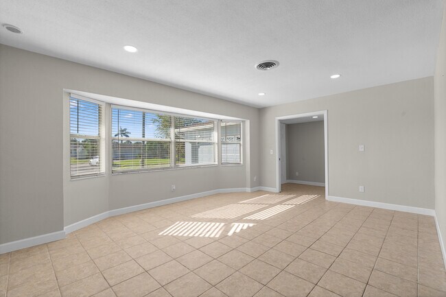 Foto del edificio - 9318 1st St N