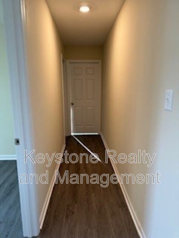Building Photo - 157 Mace Ln