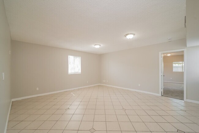 Foto del edificio - 1322 SE 12th St