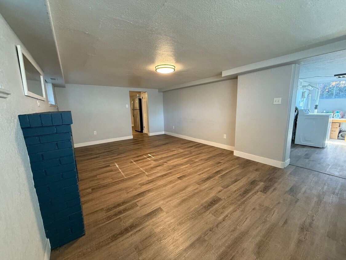 Foto del edificio - 2821 N Federal Blvd