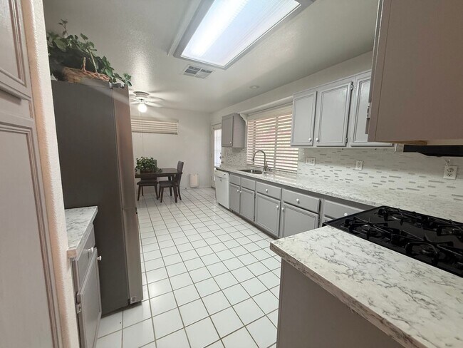 Building Photo - Spacious 4-Bedroom Home with 3-Car Garage in Orchards of Las Vegas