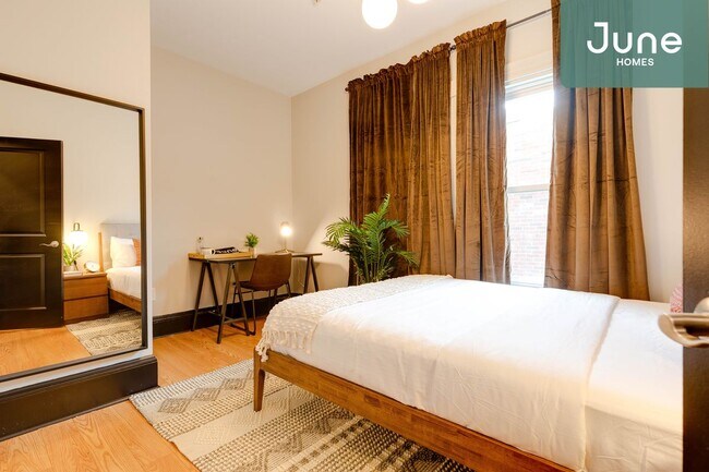 Foto del edificio - ROOM ONLY in 3-bed/1.0-bath Home