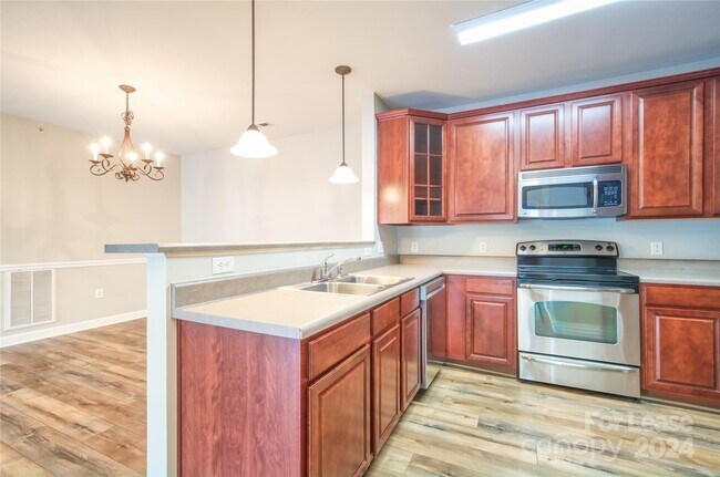 Building Photo - 327 Westbend Dr